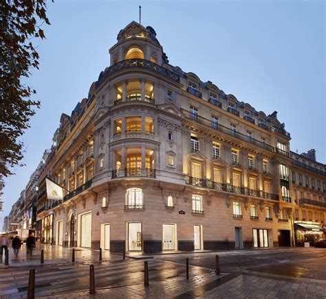 shops in champs élysee paris